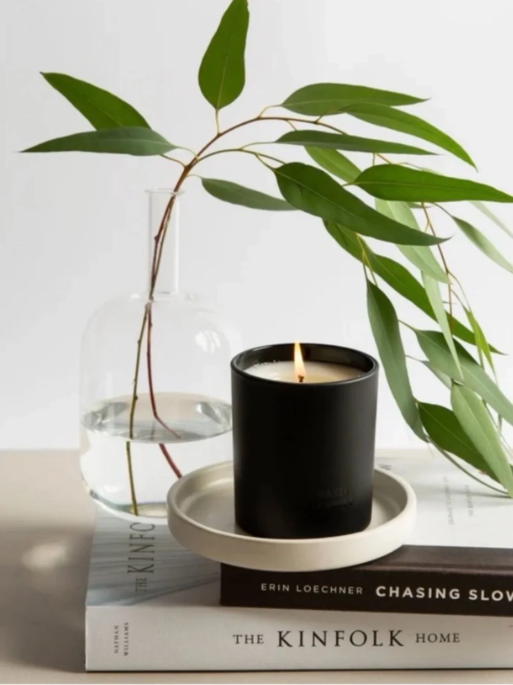 NIB BASIK CANDLE CO No. 2 Oakmoss + Amber Candle - 9oz / 255.15g